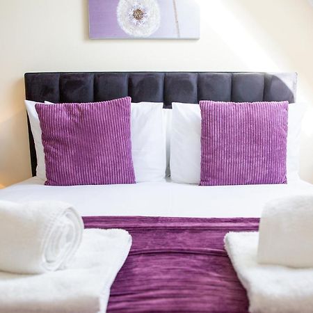Velvet 2-Bedroom Apartment, Clockhouse, Hoddesdon Luaran gambar