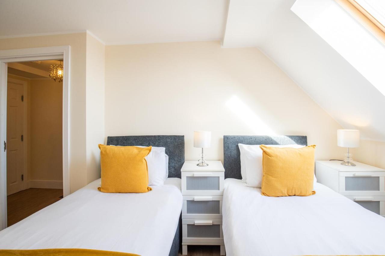 Velvet 2-Bedroom Apartment, Clockhouse, Hoddesdon Luaran gambar