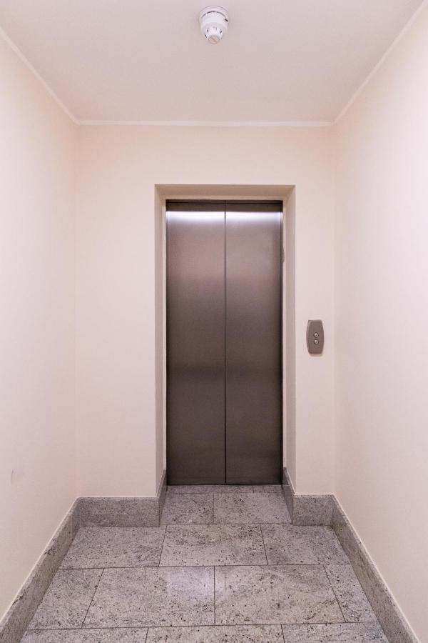 Velvet 2-Bedroom Apartment, Clockhouse, Hoddesdon Luaran gambar